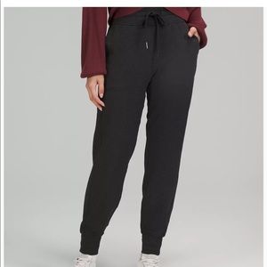 Lululemon Ready to Fleece HR Jogger
Size 12